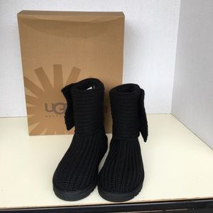 🎄☃️🎄SALE!! New UGG kid Classic Cardy .Black Size 1